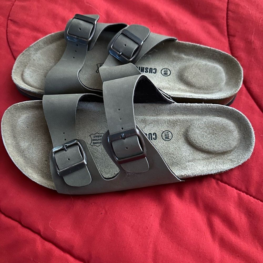 Women's Tan Cushionaire Sandals Size 10